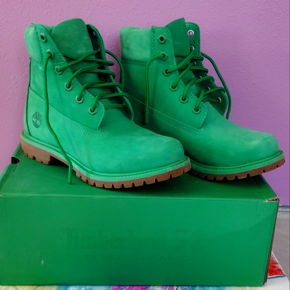 GREEN Timberland Waterproof boots 7.5 women 50th anniversary boot LIKE NEW!